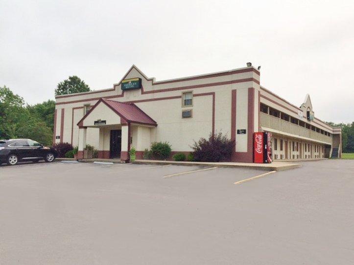 Red Roof Inn Scottsburg Luaran gambar