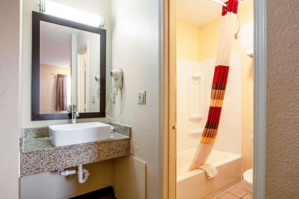 Red Roof Inn Scottsburg Bilik gambar